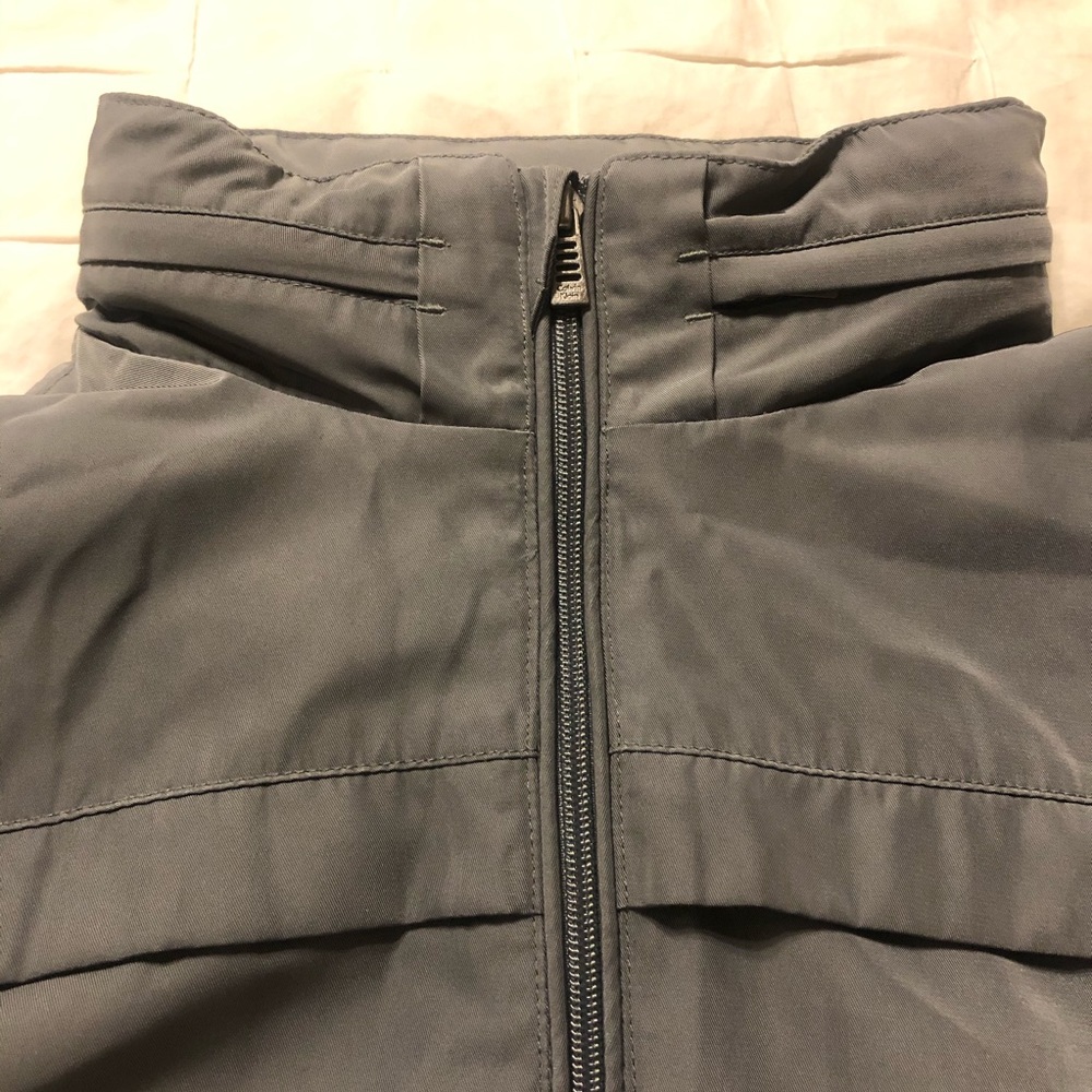 Calvin Klein Reflective‎ medium weight Jacket - Picture 13 of 15